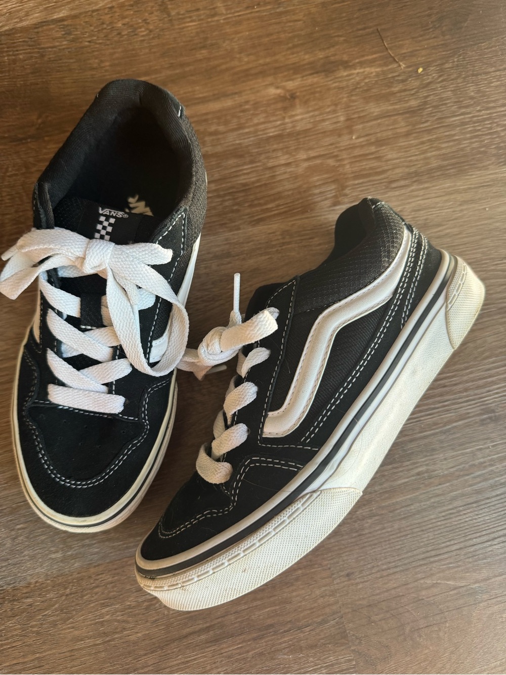 Vans Kids Black & White Low Top Old Skool Sneakers